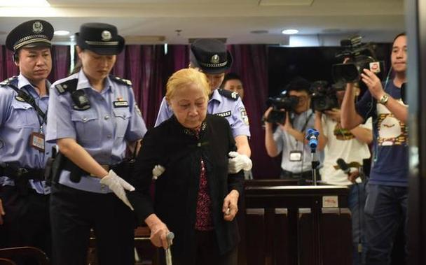 杠杆炒股app_ 69岁老妇两融炒股失败 _