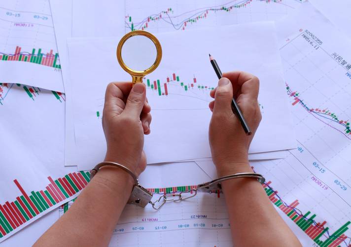 荐股骗局揭秘！代理非法平台致客户亏损540万余元，5人获刑